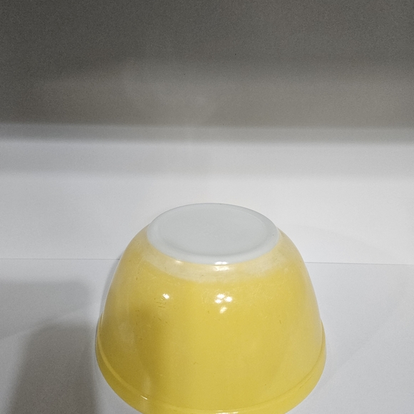 Pyrex Yellow Bowl #402 - Picture 9 of 14